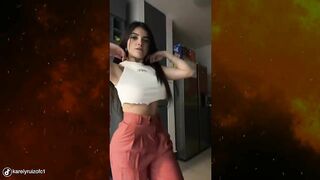 KARELY RUIZ CONFIRMA LA CANTIDAD EXACTA DE LO QUE GANA EN ONLY FANS