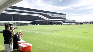 Raiders workout - stretching - Aug 11, 2022