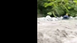 Sichuan: Stream becomes raging river in flash flood, 4 drowned and 9 injured, with many swept away