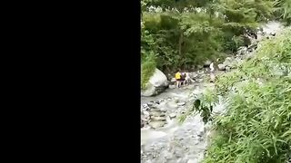 Sichuan: Stream becomes raging river in flash flood, 4 drowned and 9 injured, with many swept away