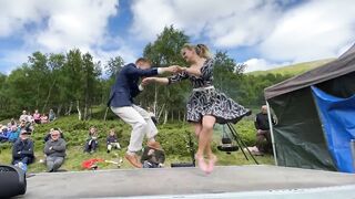 CAR TRAILER BOOGIE WOOGIE! - Sondre & Tanya