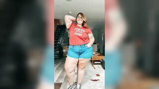 Maggie McGill Curvy Model | Body Positivity | Fashion Nova | Curvy Fashion Model | Wiki, Biography