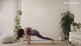 3 minute yoga flow "the glass" - little luna