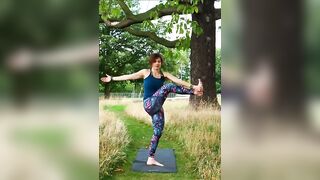 HOW DO I BALANCE | Yoga Balance Pose #balanceyoga #yogabalance #apgyoga