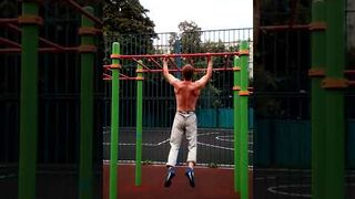 #extremeworkout // leg #stretching on #monkeybars