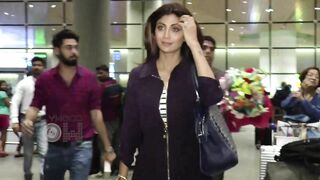 पैर टुटा हिम्मत नहीं.. Shilpa Shetty Does Yoga On Wheelchair With Broken Leg