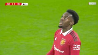 HIGHLIGHTS: Man Utd 2-1 Liverpool | Salah scores late consolation at Old Trafford