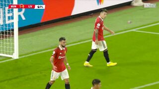 HIGHLIGHTS: Man Utd 2-1 Liverpool | Salah scores late consolation at Old Trafford