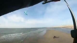 KEEP YOUR DOWNWIND ZONE CLEAR !!! Beginner's Classics _ Kitesurf Crash Compilation