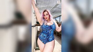 Sarah Biography | Curvy models plus size | Fashion Blogger | Social Media Influencer | Career & More