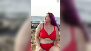 Sarah Biography | Curvy models plus size | Fashion Blogger | Social Media Influencer | Career & More