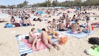 Barcelona Beach Walk / Spain 2022