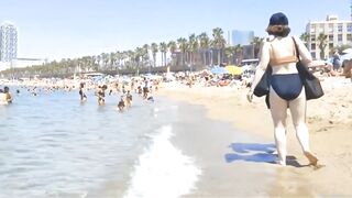 Barcelona Beach Walk / Spain 2022