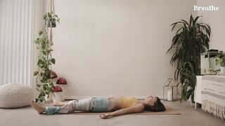 3 minute yoga flow "roads" - little luna