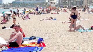 Barcelona beach walk / beach Sant Sebastia / walking Spain best beaches