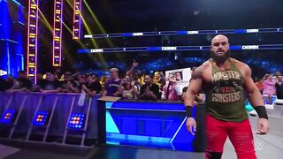 Braun Strowman clears the runway of the Maximum Male Models: SmackDown, Sept. 16, 2022