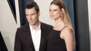 Endlich bestätigt: Model Behati Prinsloo wieder schwanger!