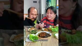 Chinese husband wife eating cute and funny video ????????#shorts#short#youtubeshorts#mukbang#eating#foos