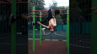 #extreme #stretching on #monkeybar