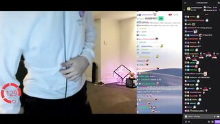 xQc shaking his ass to end the the stream