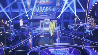 Holey Moley vs. Kimberly Williams-Paisley on Celebrity Family Feud!