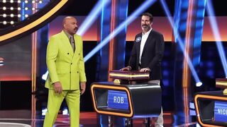 Holey Moley vs. Kimberly Williams-Paisley on Celebrity Family Feud!