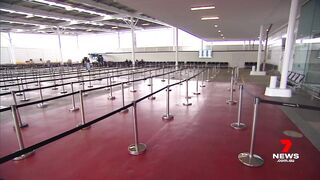 Travel plans thrown into chaos at Sydney Airport | 7NEWS