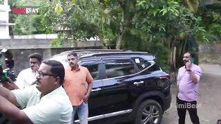 Sreenath Bhasi Got Bail: പ്രതികരണം തേടിയ മാധ്യമങ്ങളെ കടത്തിവെട്ടി ഓടുന്ന ഭാസി | *Celebrity