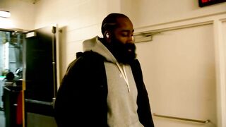 James Harden Arrives for 1st Game With Philly ????