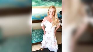 Britney Spears Instagram video - 03-02-2022