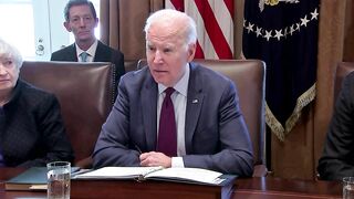 Biden bans Russian oligarchs from travel to U.S.