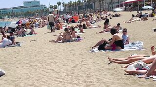 Beach Sant Sebastia ????????Barcelona beach walk