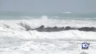 King tide injures 6 near Miami Beach pier