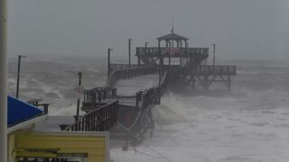 VIDEO | Impact of Hurricane Ian collapses part of Cherry Grove Pier in North Myrtle Beach