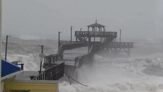 VIDEO | Impact of Hurricane Ian collapses part of Cherry Grove Pier in North Myrtle Beach