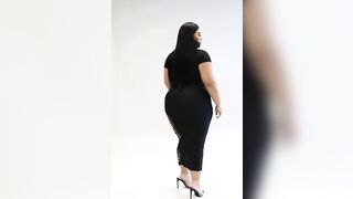 Glamorous ???????? models lifestyle curvy woman???? in melynda skirt style. plus size women beauty fashion.