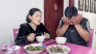 Yummy Husband And Wife Eating Food Funny #eatingshow