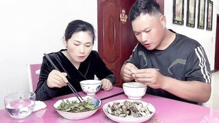 Yummy Husband And Wife Eating Food Funny #eatingshow