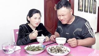 Yummy Husband And Wife Eating Food Funny #eatingshow