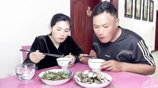 Yummy Husband And Wife Eating Food Funny #eatingshow