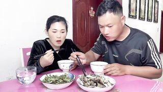 Yummy Husband And Wife Eating Food Funny #eatingshow