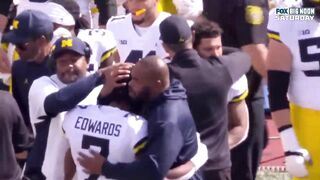 Michigan Coach Mike Hart Collapses on Sideline During Game vs Indiana | 2022 College Football