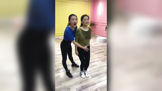 Kiat Juddai Homeworkout Aerobic Yoga Fitnesblender Musculos FitTuber YogawithAdriene ChloeTing C1.67