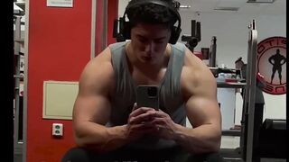 Real life anime physique...