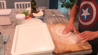 Roccbox Stretching Neapolitan Dough