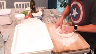 Roccbox Stretching Neapolitan Dough