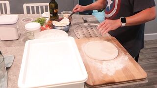 Roccbox Stretching Neapolitan Dough