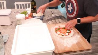 Roccbox Stretching Neapolitan Dough