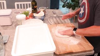 Roccbox Stretching Neapolitan Dough