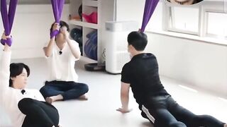 Jin Suddenly Spinning While Stretching! | RUN BTS